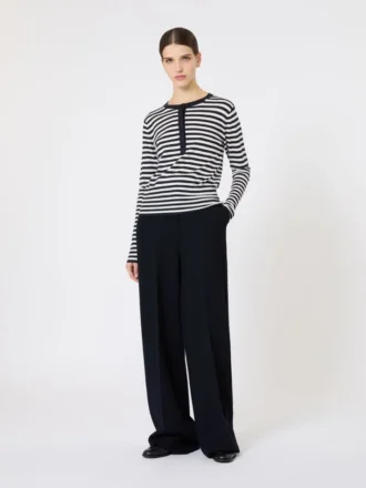 スリムフィットのカシミアセーター、アイボリー