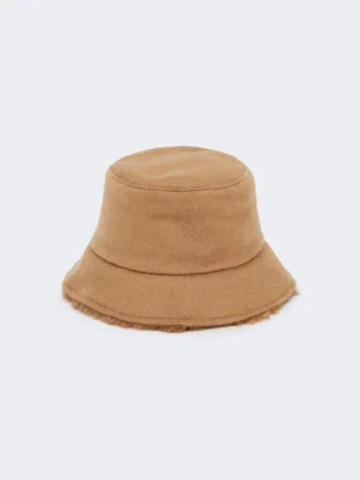 キャメルとテディファブリックのリバーシブル・クローシュハット、キャメル