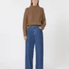 ケーブル編みのウール&カシミア タートルネックセーター、マッド ケーブル編みのウール&カシミア タートルネックセーター、マッド