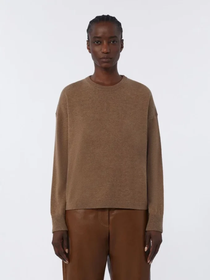ボックスシルエットのウール&カシミアセーター、マッド ボックスシルエットのウール&カシミアセーター、マッド