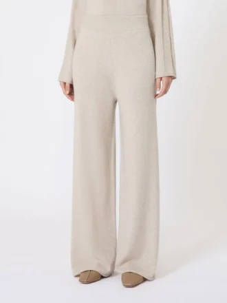 カシミヤ糸のパンツ、ベージュ カシミヤ糸のパンツ、ベージュ