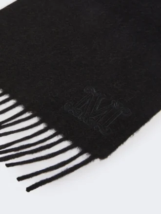 モノグラム刺繍入りキャメル色のストール、ブラック