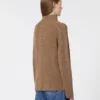 ケーブル編みのウール&カシミア タートルネックセーター、マッド ケーブル編みのウール&カシミア タートルネックセーター、マッド