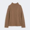 ケーブル編みのウール&カシミア タートルネックセーター、マッド ケーブル編みのウール&カシミア タートルネックセーター、マッド