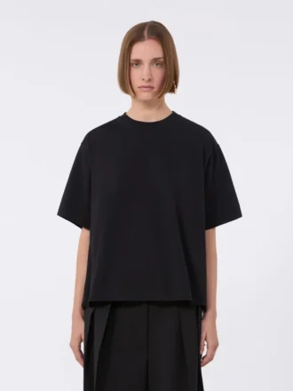 背面にプリーツを施したコットンTシャツ、ブラック